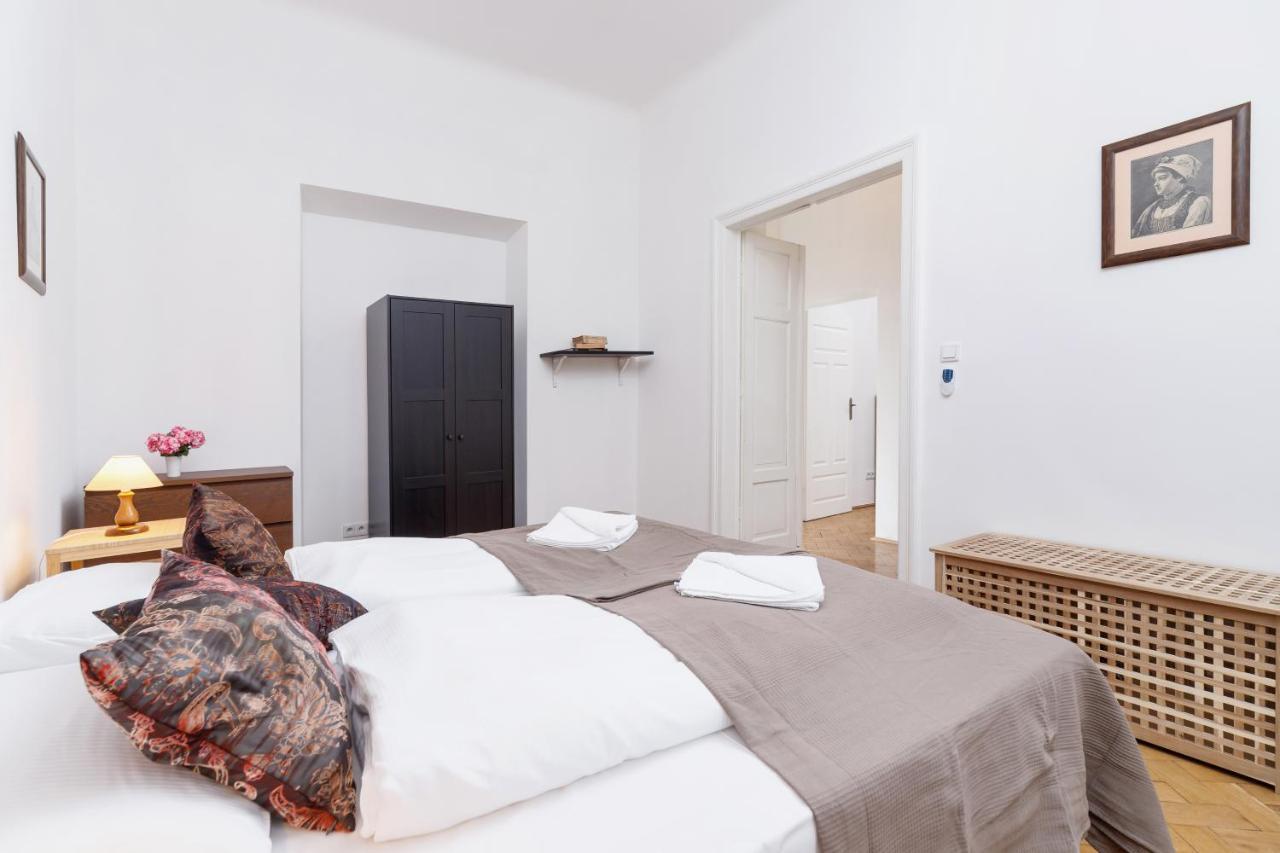 Apartment Pijarska Krakow By Noclegi Renters Luaran gambar